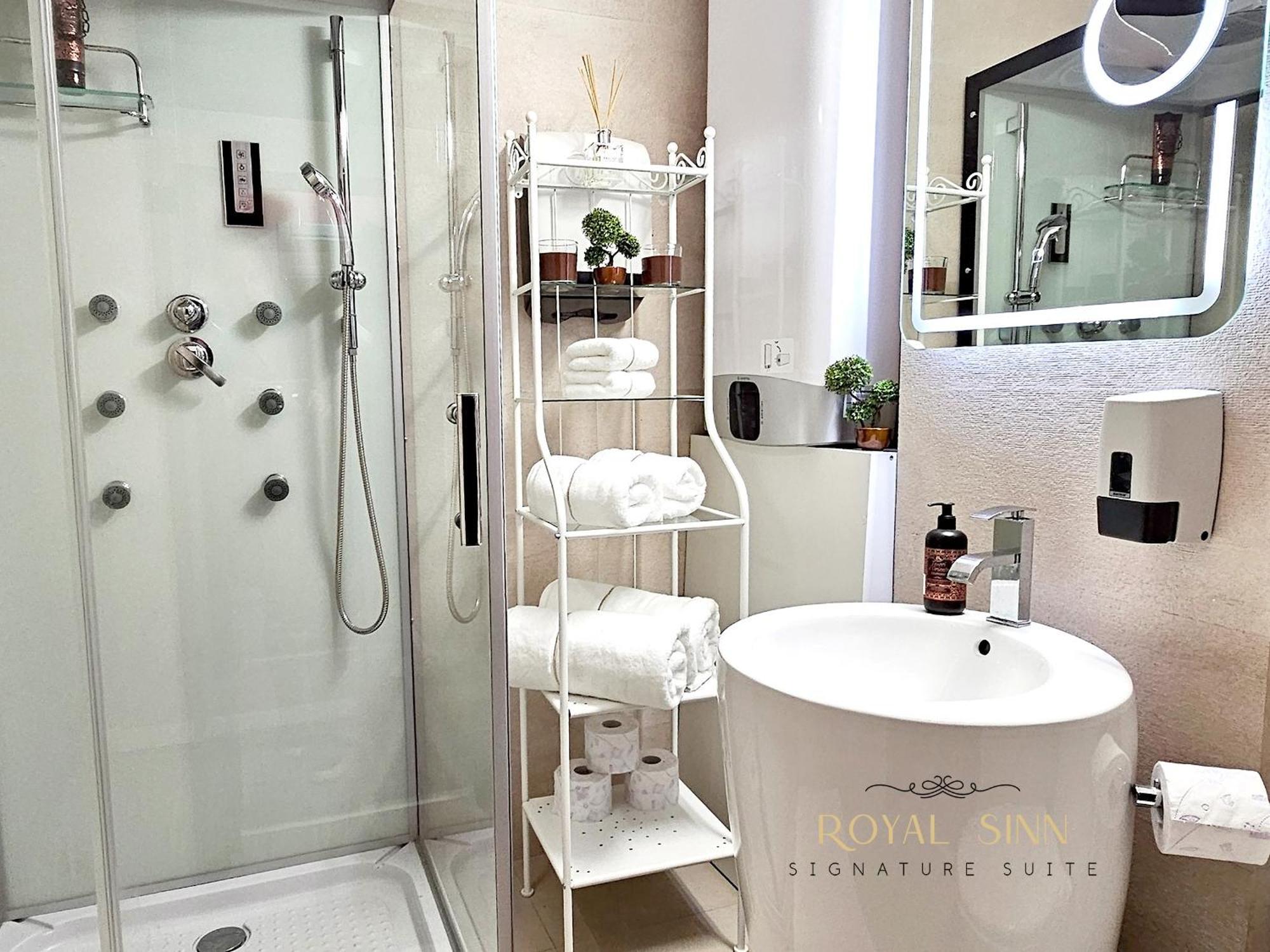 Royal Sinn Signature Suite Bukarest Kültér fotó